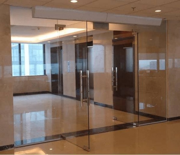 cửa kính cường lực 01