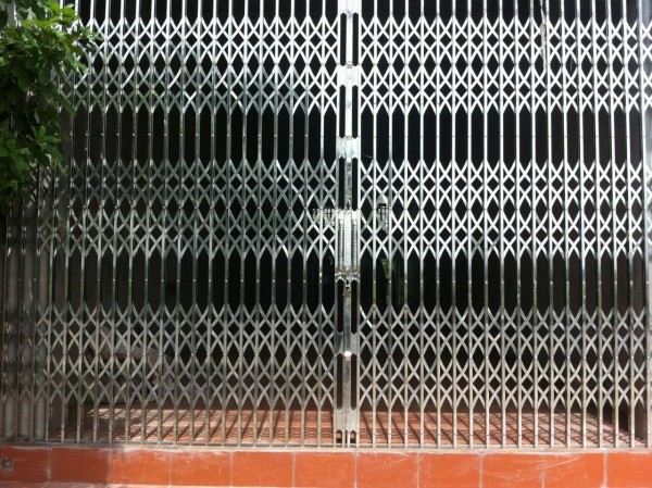 Cửa cổng inox dày
