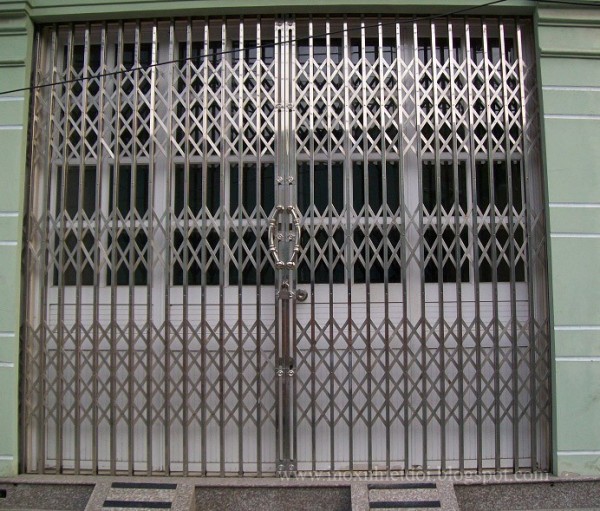 Cửa cổng nhôm