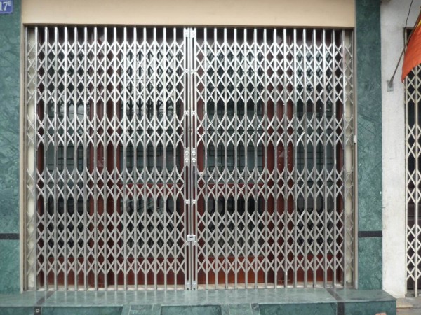cửa xếp inox 05